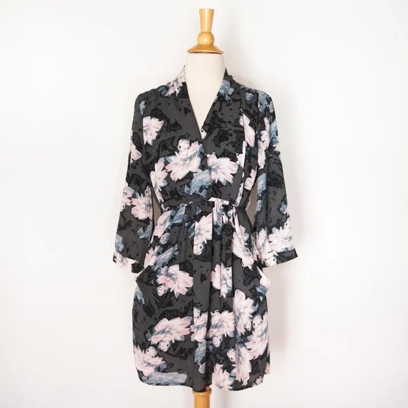 black cocktail dress with short sleeves Cute Short Sleeves Black Prom Dresses, Short Black Homecoming Dresses, Lwt Dress